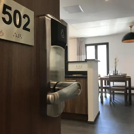 Ξενοδοχείο με διαμερίσματα Kalliste