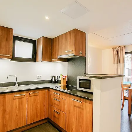 Ξενοδοχείο με διαμερίσματα Kalliste Αζάτσιο